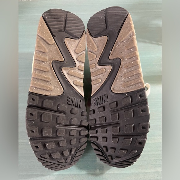 Nike Women's Air Max 90 SE Summit White - Picture 10 of 10